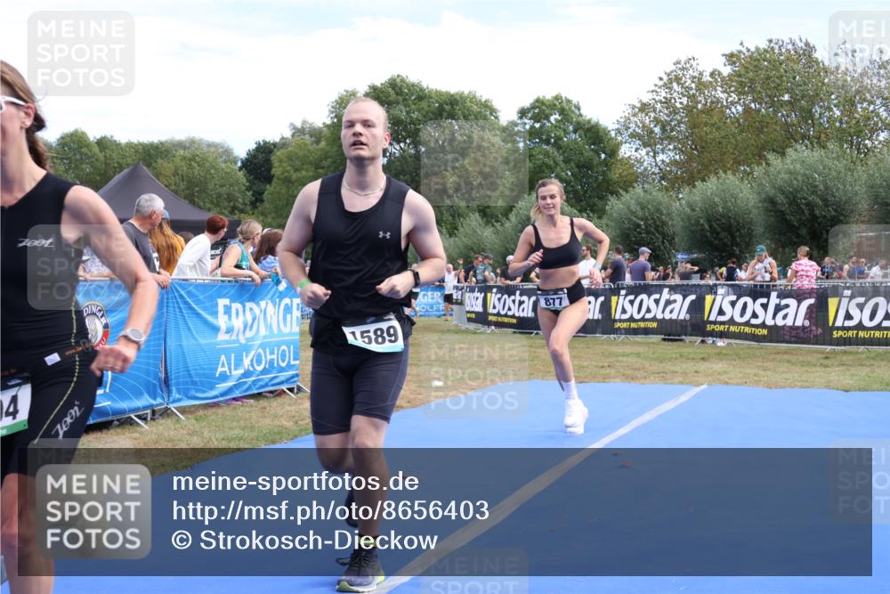 31.08.2025 - Elbe Triathlon Hamburg Strokosch-Dieckow http://msf.ph/oto/8656403 31.08.2025 12:03:02 Ziel 870, 877, 894, 1510, 1589 meine-sportfotos.de