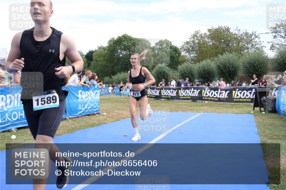 31.08.2025 - Elbe Triathlon Hamburg Strokosch-Dieckow http://msf.ph/oto/8656406 31.08.2025 12:03:03 Ziel 870, 877, 894, 1510, 1589 meine-sportfotos.de