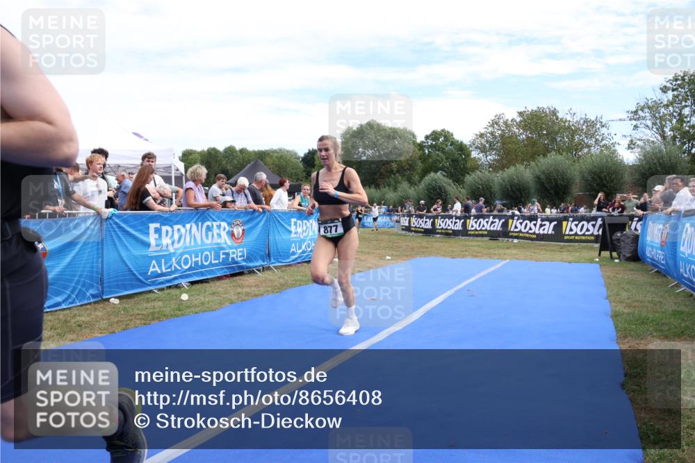 31.08.2025 - Elbe Triathlon Hamburg Strokosch-Dieckow http://msf.ph/oto/8656408 31.08.2025 12:03:03 Ziel 870, 877, 894, 1510, 1589 meine-sportfotos.de