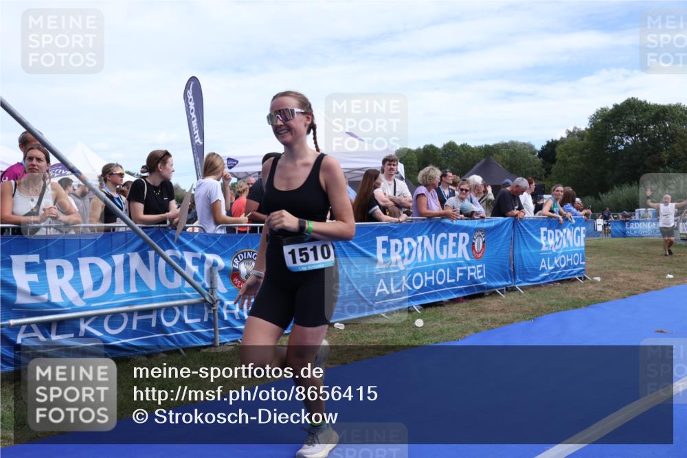 31.08.2025 - Elbe Triathlon Hamburg Strokosch-Dieckow http://msf.ph/oto/8656415 31.08.2025 12:03:10 Ziel 1510 meine-sportfotos.de