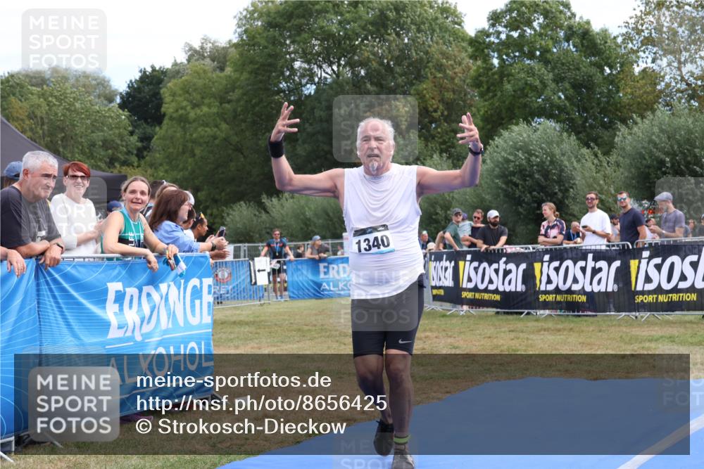 31.08.2025 - Elbe Triathlon Hamburg Strokosch-Dieckow http://msf.ph/oto/8656425 31.08.2025 12:03:17 Ziel 1340, 1475, 1590 meine-sportfotos.de