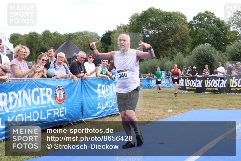 31.08.2025 - Elbe Triathlon Hamburg Strokosch-Dieckow http://msf.ph/oto/8656428 31.08.2025 12:03:18 Ziel 1340, 1475, 1590 meine-sportfotos.de