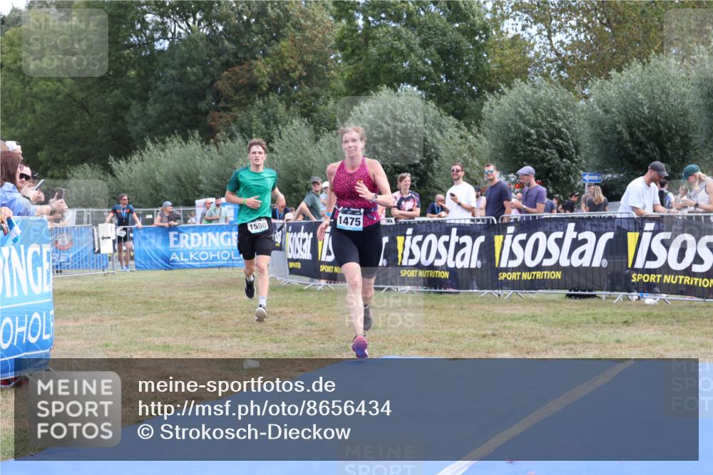 31.08.2025 - Elbe Triathlon Hamburg Strokosch-Dieckow http://msf.ph/oto/8656434 31.08.2025 12:03:21 Ziel 1340, 1475, 1590 meine-sportfotos.de