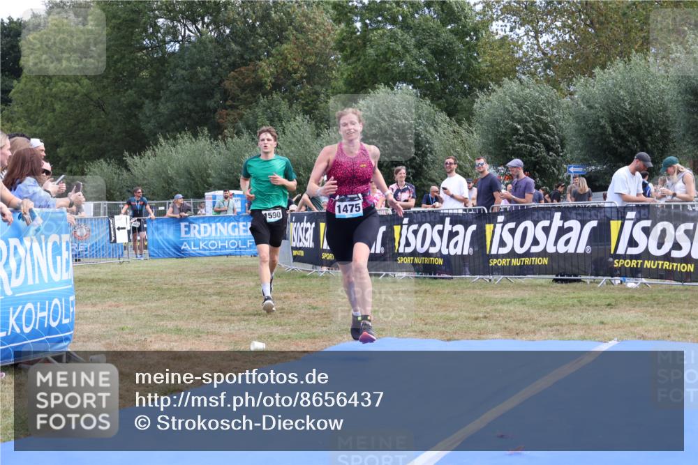 31.08.2025 - Elbe Triathlon Hamburg Strokosch-Dieckow http://msf.ph/oto/8656437 31.08.2025 12:03:21 Ziel 1340, 1475, 1590 meine-sportfotos.de