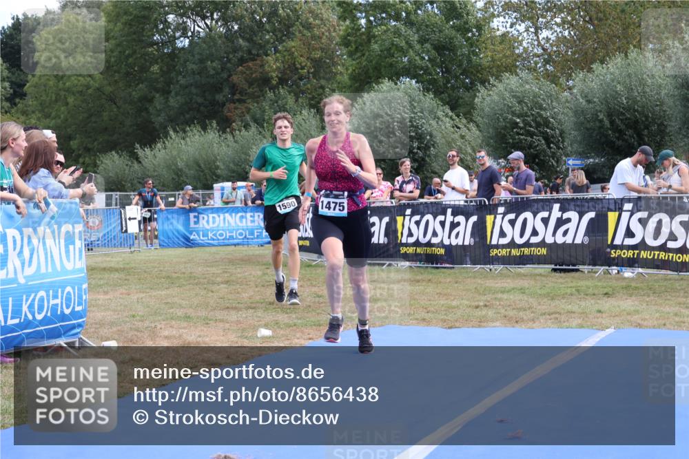 31.08.2025 - Elbe Triathlon Hamburg Strokosch-Dieckow http://msf.ph/oto/8656438 31.08.2025 12:03:21 Ziel 1340, 1475, 1590 meine-sportfotos.de
