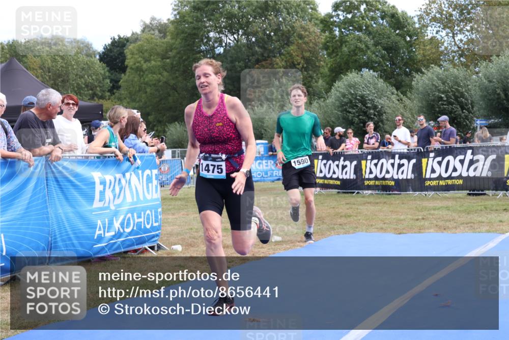 31.08.2025 - Elbe Triathlon Hamburg Strokosch-Dieckow http://msf.ph/oto/8656441 31.08.2025 12:03:22 Ziel 1340, 1475, 1590 meine-sportfotos.de