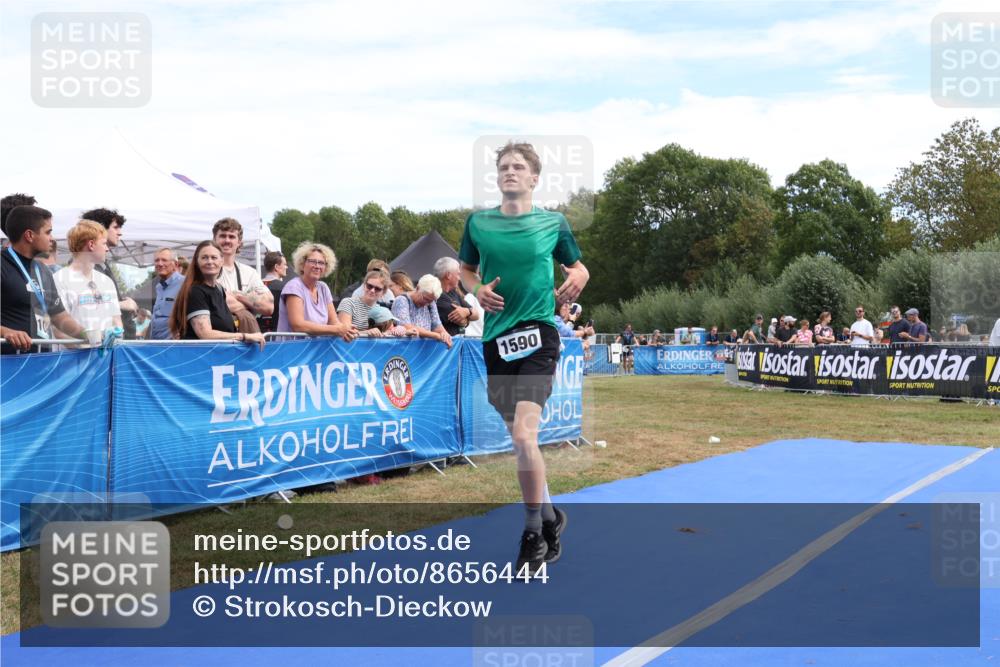 31.08.2025 - Elbe Triathlon Hamburg Strokosch-Dieckow http://msf.ph/oto/8656444 31.08.2025 12:03:24 Ziel 1340, 1475, 1590 meine-sportfotos.de