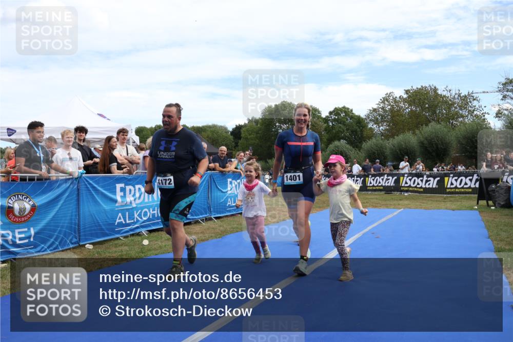 31.08.2025 - Elbe Triathlon Hamburg Strokosch-Dieckow http://msf.ph/oto/8656453 31.08.2025 12:03:52 Ziel 1172, 1387, 1401 meine-sportfotos.de