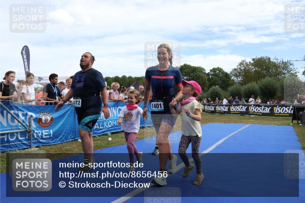 31.08.2025 - Elbe Triathlon Hamburg Strokosch-Dieckow http://msf.ph/oto/8656456 31.08.2025 12:03:53 Ziel 1172, 1387, 1401 meine-sportfotos.de