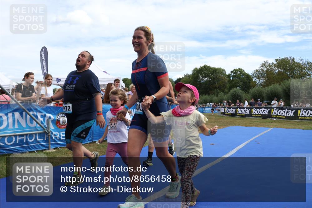 31.08.2025 - Elbe Triathlon Hamburg Strokosch-Dieckow http://msf.ph/oto/8656458 31.08.2025 12:03:53 Ziel 1172, 1387, 1401 meine-sportfotos.de