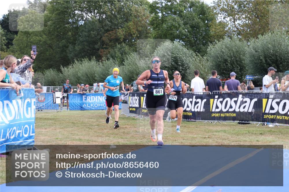 31.08.2025 - Elbe Triathlon Hamburg Strokosch-Dieckow http://msf.ph/oto/8656460 31.08.2025 12:04:00 Ziel 861, 1441, 1497, 1571 meine-sportfotos.de