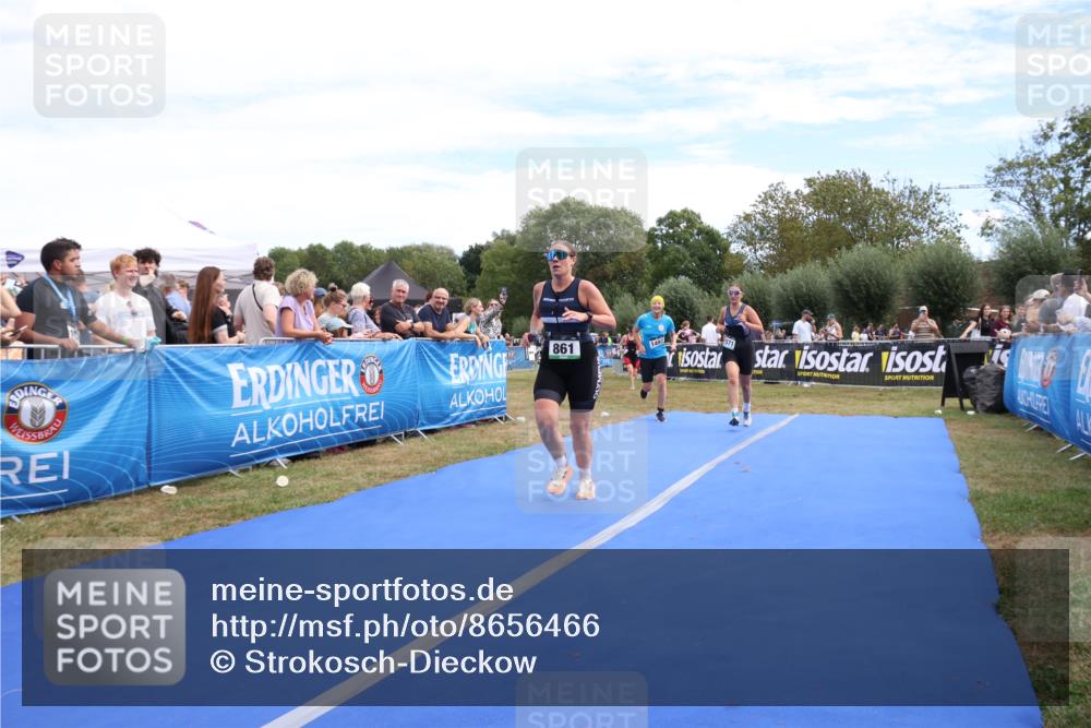 31.08.2025 - Elbe Triathlon Hamburg Strokosch-Dieckow http://msf.ph/oto/8656466 31.08.2025 12:04:02 Ziel 861, 1441, 1497, 1571 meine-sportfotos.de