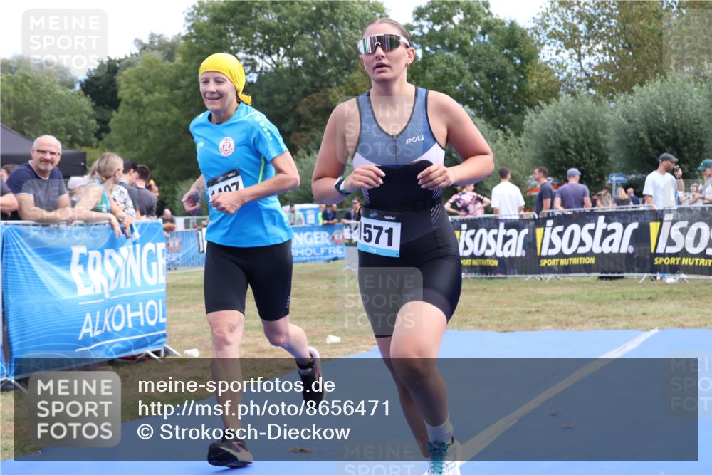 31.08.2025 - Elbe Triathlon Hamburg Strokosch-Dieckow http://msf.ph/oto/8656471 31.08.2025 12:04:04 Ziel 861, 1441, 1497, 1571 meine-sportfotos.de