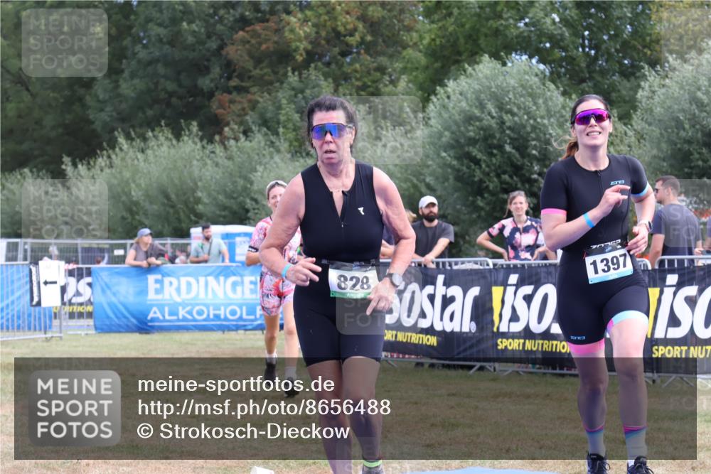 31.08.2025 - Elbe Triathlon Hamburg Strokosch-Dieckow http://msf.ph/oto/8656488 31.08.2025 12:04:16 Ziel 789, 828, 1397 meine-sportfotos.de