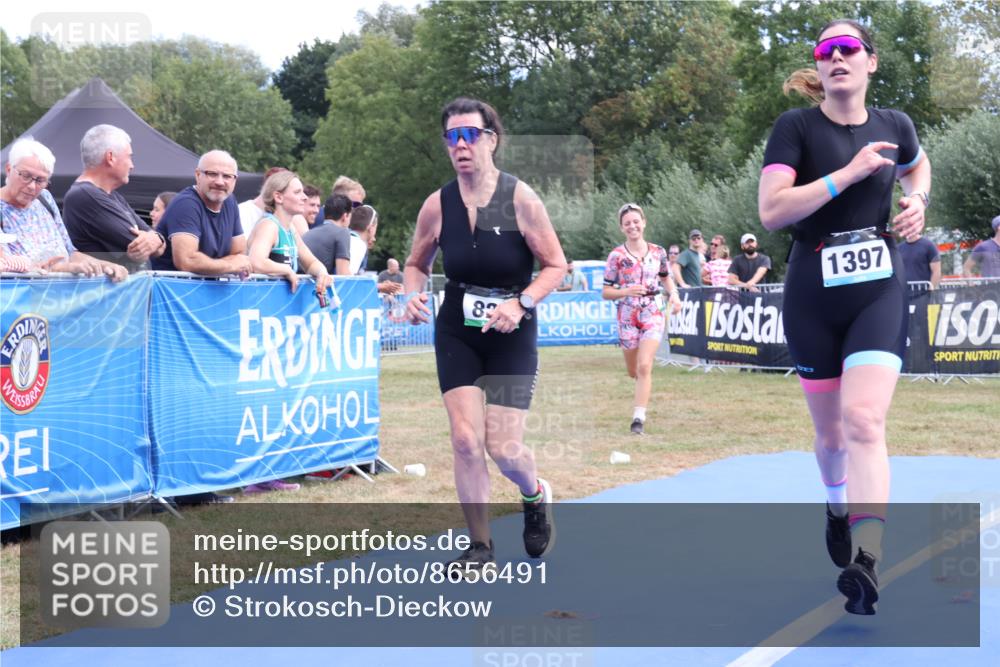 31.08.2025 - Elbe Triathlon Hamburg Strokosch-Dieckow http://msf.ph/oto/8656491 31.08.2025 12:04:17 Ziel 789, 828, 1397 meine-sportfotos.de