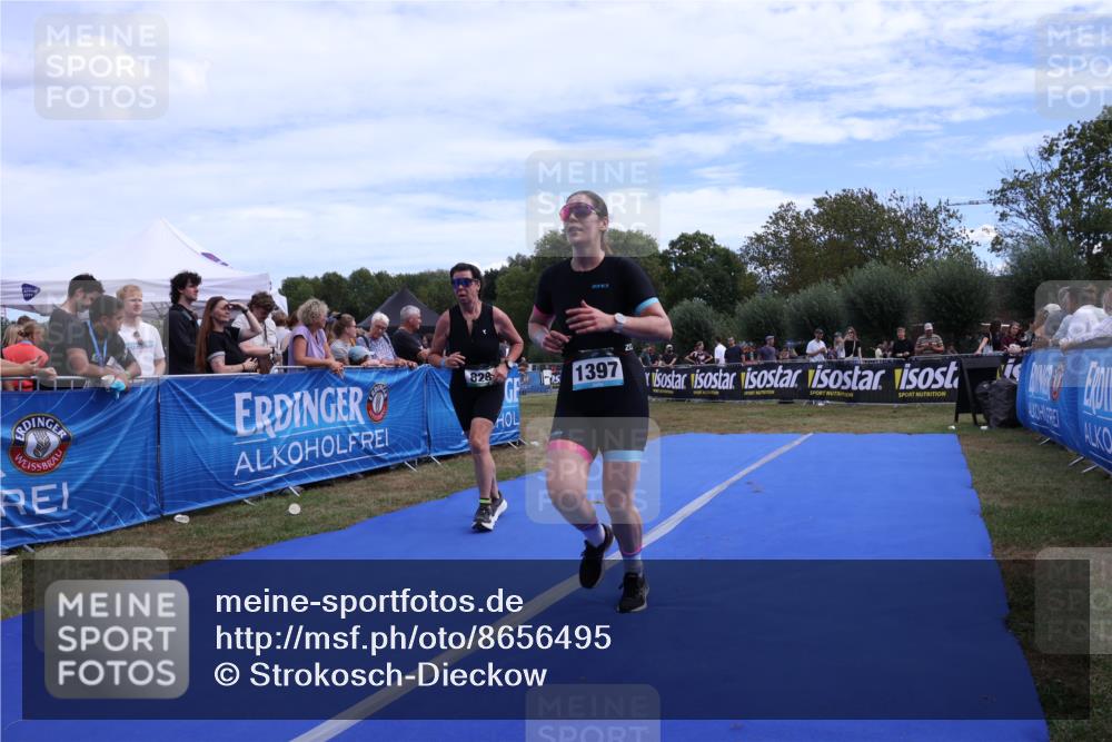31.08.2025 - Elbe Triathlon Hamburg Strokosch-Dieckow http://msf.ph/oto/8656495 31.08.2025 12:04:18 Ziel 789, 828, 1397 meine-sportfotos.de