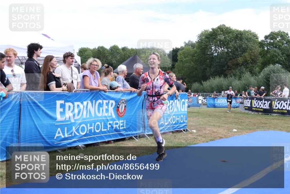 31.08.2025 - Elbe Triathlon Hamburg Strokosch-Dieckow http://msf.ph/oto/8656499 31.08.2025 12:04:20 Ziel 752, 789, 828, 1397 meine-sportfotos.de