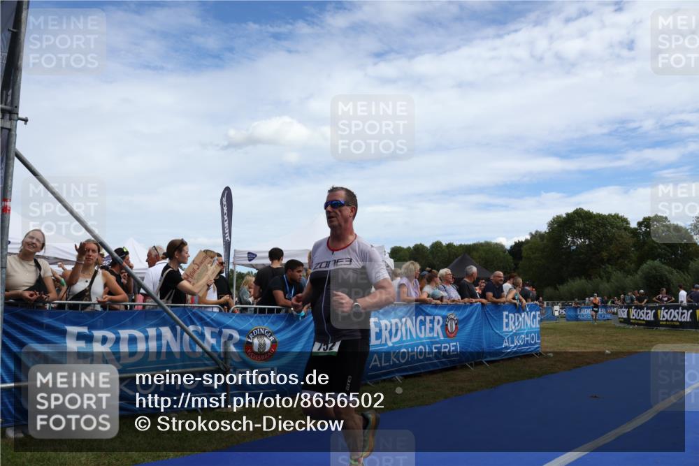 31.08.2025 - Elbe Triathlon Hamburg Strokosch-Dieckow http://msf.ph/oto/8656502 31.08.2025 12:04:29 Ziel 752, 1536, 1573 meine-sportfotos.de