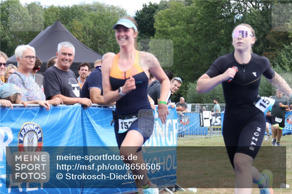 31.08.2025 - Elbe Triathlon Hamburg Strokosch-Dieckow http://msf.ph/oto/8656505 31.08.2025 12:04:36 Ziel 1325, 1536, 1573 meine-sportfotos.de