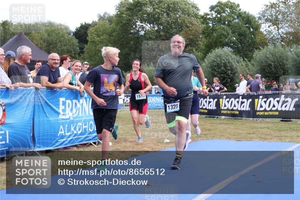 31.08.2025 - Elbe Triathlon Hamburg Strokosch-Dieckow http://msf.ph/oto/8656512 31.08.2025 12:04:44 Ziel 1325, 1375, 1512 meine-sportfotos.de