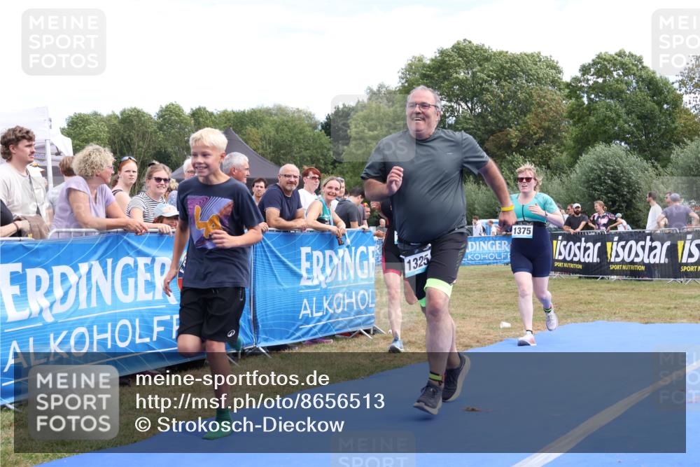 31.08.2025 - Elbe Triathlon Hamburg Strokosch-Dieckow http://msf.ph/oto/8656513 31.08.2025 12:04:44 Ziel 1325, 1375, 1512 meine-sportfotos.de