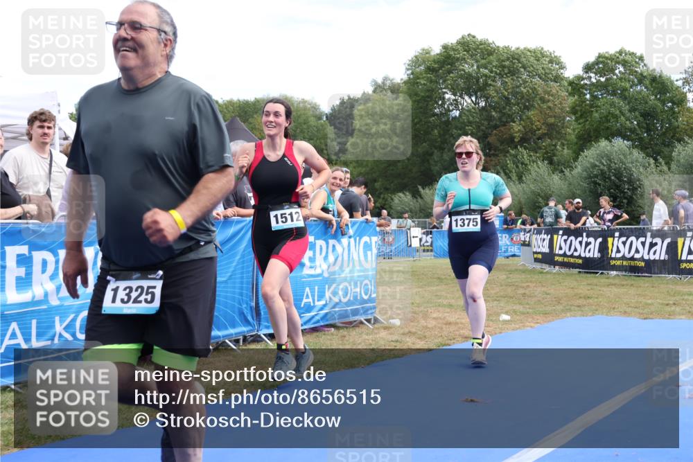 31.08.2025 - Elbe Triathlon Hamburg Strokosch-Dieckow http://msf.ph/oto/8656515 31.08.2025 12:04:45 Ziel 1325, 1375, 1512 meine-sportfotos.de