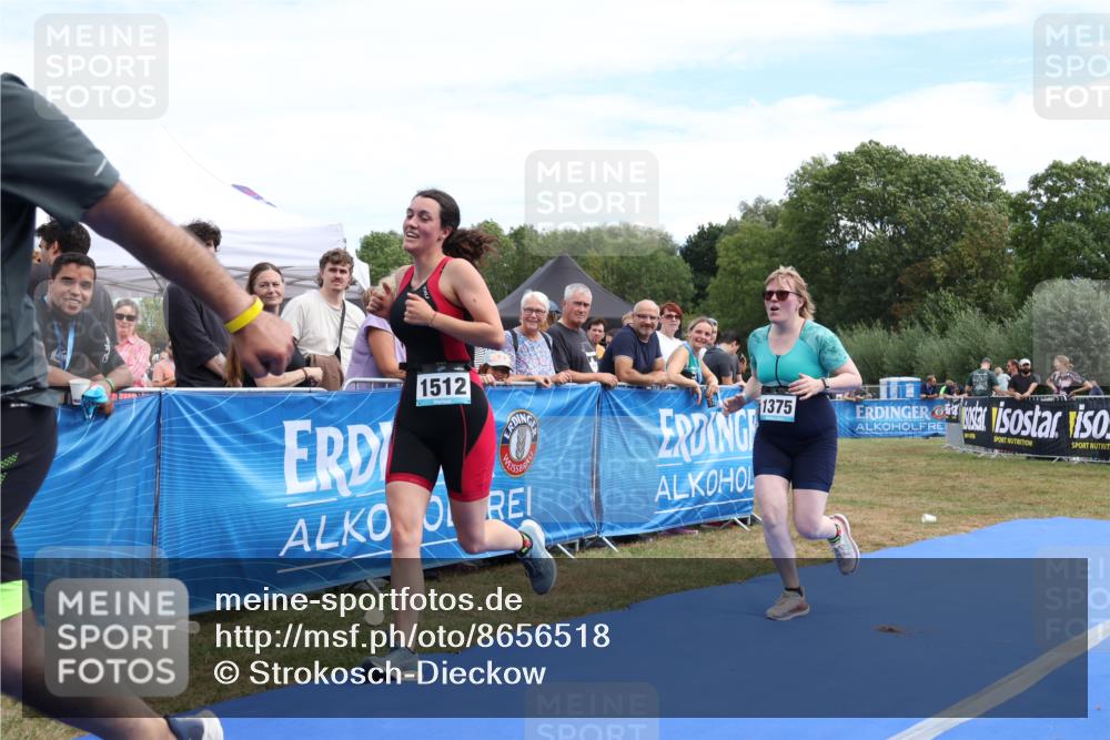 31.08.2025 - Elbe Triathlon Hamburg Strokosch-Dieckow http://msf.ph/oto/8656518 31.08.2025 12:04:46 Ziel 1325, 1375, 1512 meine-sportfotos.de