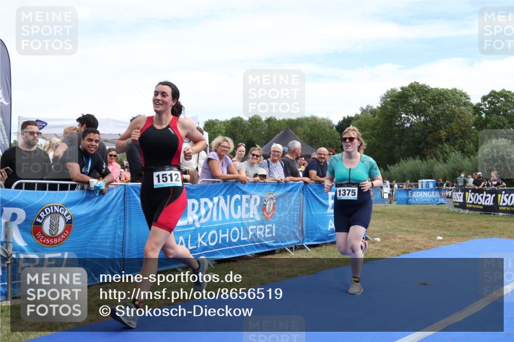 31.08.2025 - Elbe Triathlon Hamburg Strokosch-Dieckow http://msf.ph/oto/8656519 31.08.2025 12:04:46 Ziel 1325, 1375, 1512 meine-sportfotos.de