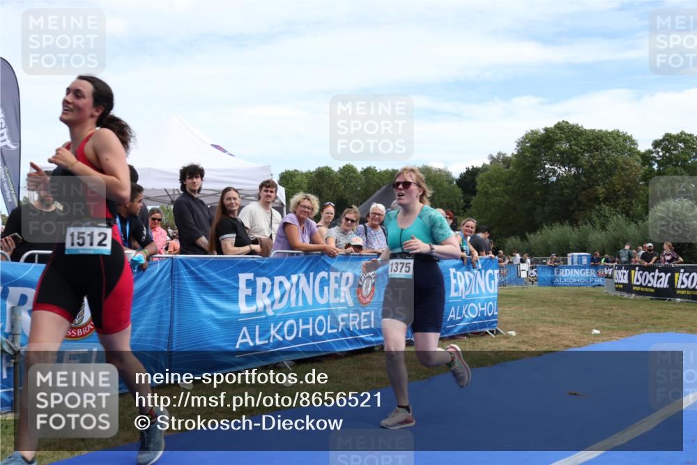 31.08.2025 - Elbe Triathlon Hamburg Strokosch-Dieckow http://msf.ph/oto/8656521 31.08.2025 12:04:46 Ziel 1325, 1375, 1512 meine-sportfotos.de