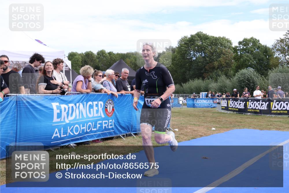 31.08.2025 - Elbe Triathlon Hamburg Strokosch-Dieckow http://msf.ph/oto/8656575 31.08.2025 12:05:49 Ziel 1483 meine-sportfotos.de