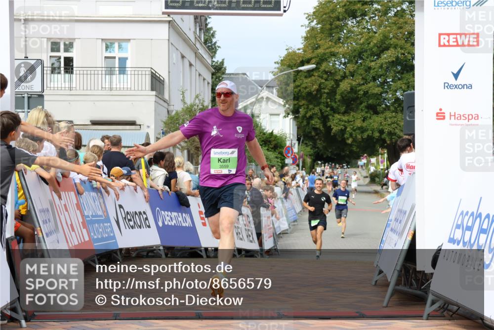 31.08.2025 - 21. Blankeneser Heldenlauf Strokosch-Dieckow http://msf.ph/oto/8656579 31.08.2025 10:57:43 Ziel 3559, 3045, 3012 meine-sportfotos.de