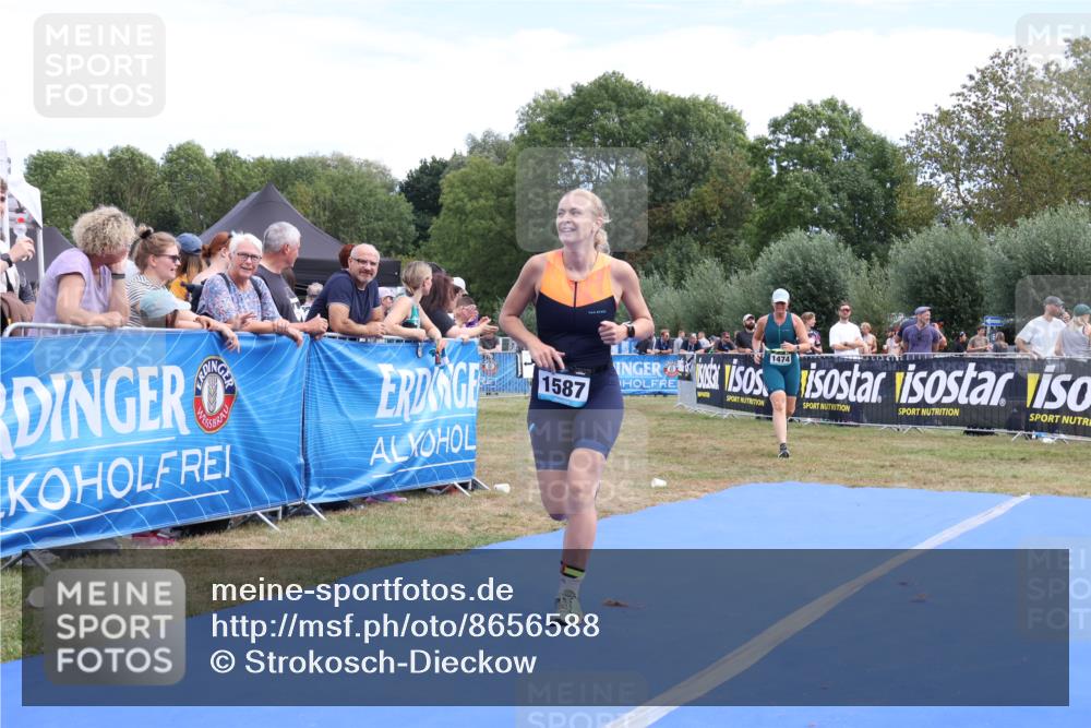31.08.2025 - Elbe Triathlon Hamburg Strokosch-Dieckow http://msf.ph/oto/8656588 31.08.2025 12:06:10 Ziel 907, 1474, 1572, 1587 meine-sportfotos.de