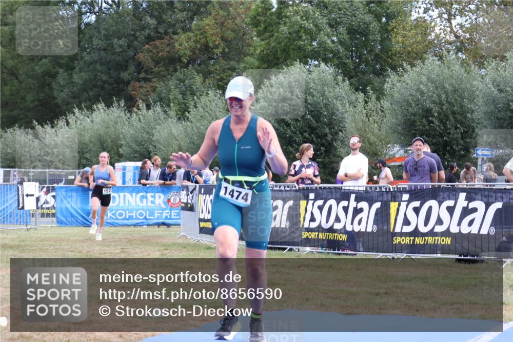 31.08.2025 - Elbe Triathlon Hamburg Strokosch-Dieckow http://msf.ph/oto/8656590 31.08.2025 12:06:12 Ziel 1474, 1572, 1587 meine-sportfotos.de