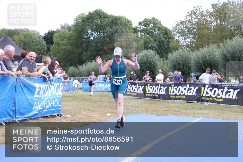 31.08.2025 - Elbe Triathlon Hamburg Strokosch-Dieckow http://msf.ph/oto/8656591 31.08.2025 12:06:12 Ziel 1474, 1572, 1587 meine-sportfotos.de