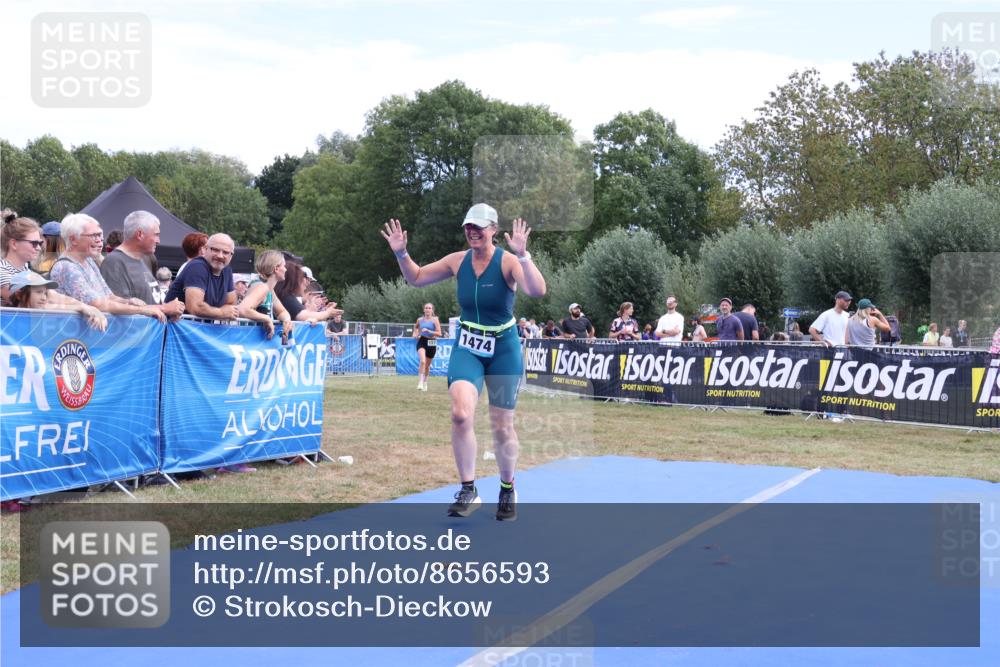 31.08.2025 - Elbe Triathlon Hamburg Strokosch-Dieckow http://msf.ph/oto/8656593 31.08.2025 12:06:13 Ziel 1474, 1572, 1587 meine-sportfotos.de