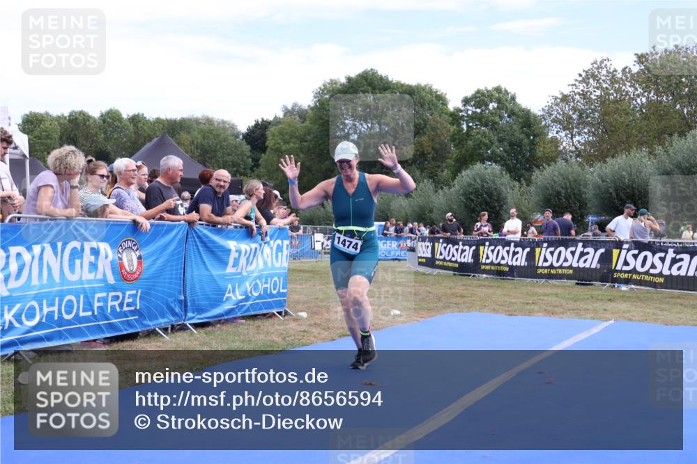 31.08.2025 - Elbe Triathlon Hamburg Strokosch-Dieckow http://msf.ph/oto/8656594 31.08.2025 12:06:13 Ziel 1474, 1572, 1587 meine-sportfotos.de
