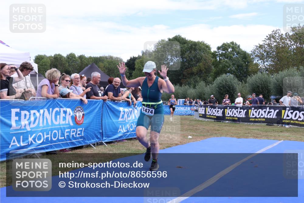 31.08.2025 - Elbe Triathlon Hamburg Strokosch-Dieckow http://msf.ph/oto/8656596 31.08.2025 12:06:13 Ziel 1474, 1572, 1587 meine-sportfotos.de