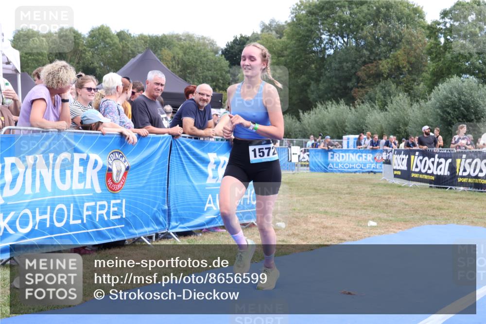 31.08.2025 - Elbe Triathlon Hamburg Strokosch-Dieckow http://msf.ph/oto/8656599 31.08.2025 12:06:19 Ziel 1572, 1593 meine-sportfotos.de