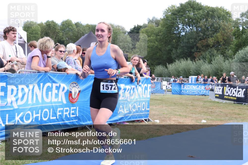 31.08.2025 - Elbe Triathlon Hamburg Strokosch-Dieckow http://msf.ph/oto/8656601 31.08.2025 12:06:19 Ziel 1572, 1593 meine-sportfotos.de