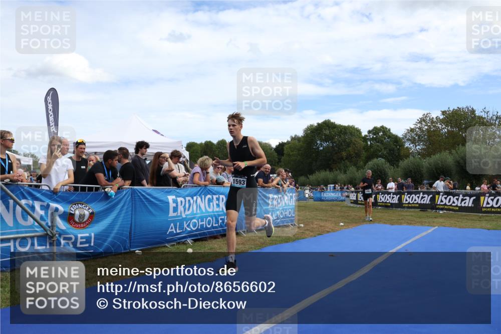 31.08.2025 - Elbe Triathlon Hamburg Strokosch-Dieckow http://msf.ph/oto/8656602 31.08.2025 12:06:28 Ziel 1493, 1593 meine-sportfotos.de