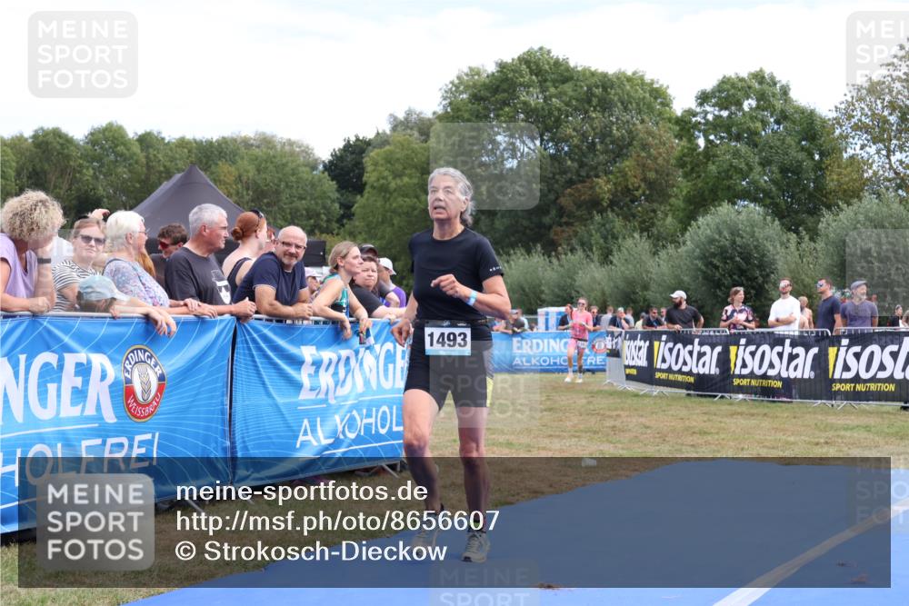 31.08.2025 - Elbe Triathlon Hamburg Strokosch-Dieckow http://msf.ph/oto/8656607 31.08.2025 12:06:30 Ziel 1493, 1593 meine-sportfotos.de