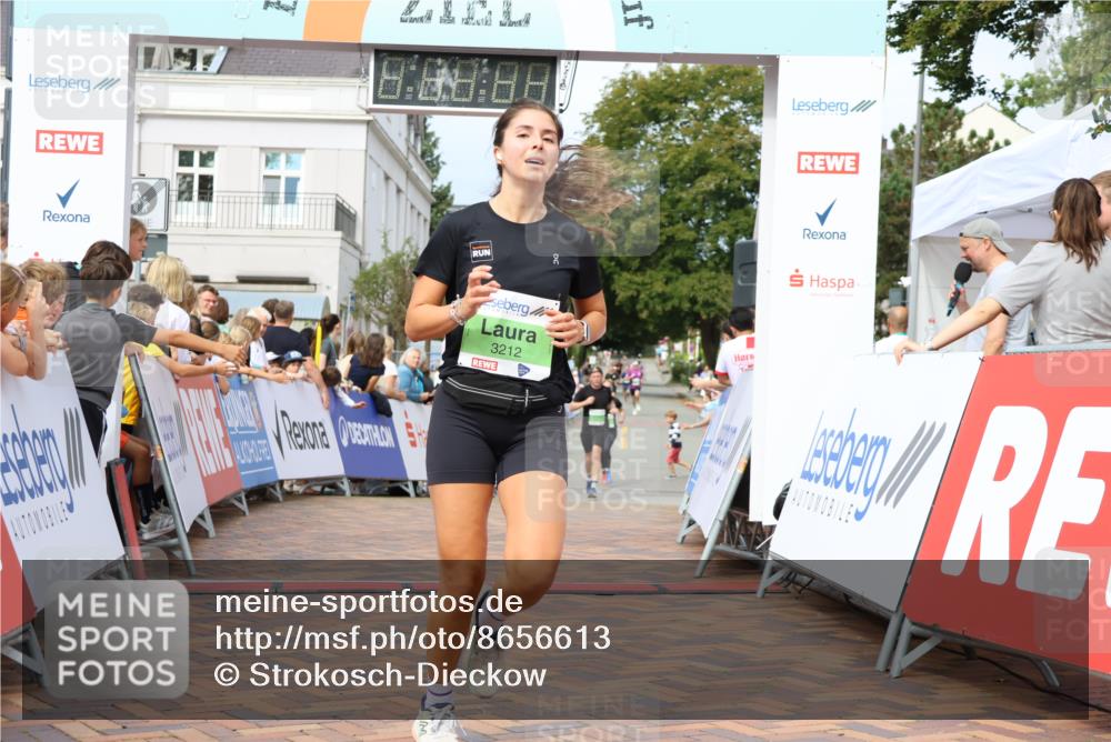 31.08.2025 - 21. Blankeneser Heldenlauf Strokosch-Dieckow http://msf.ph/oto/8656613 31.08.2025 10:57:31 Ziel 3212, 3499, 3503, 3012 meine-sportfotos.de