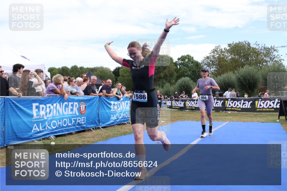 31.08.2025 - Elbe Triathlon Hamburg Strokosch-Dieckow http://msf.ph/oto/8656624 31.08.2025 12:06:53 Ziel 856, 952, 1420, 1532, 1586 meine-sportfotos.de