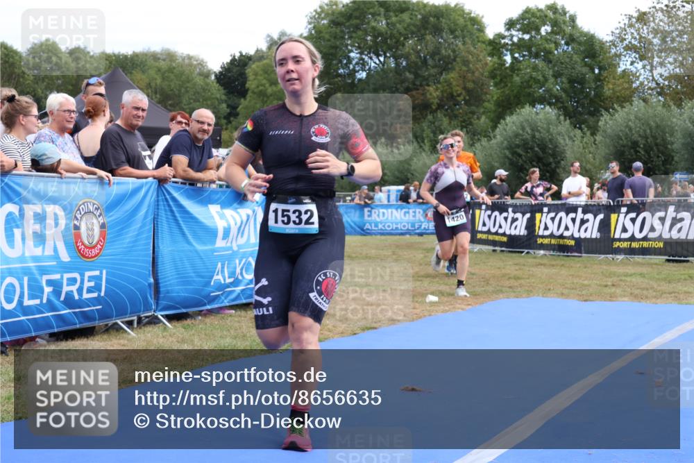 31.08.2025 - Elbe Triathlon Hamburg Strokosch-Dieckow http://msf.ph/oto/8656635 31.08.2025 12:06:58 Ziel 856, 952, 1420, 1532, 1586 meine-sportfotos.de