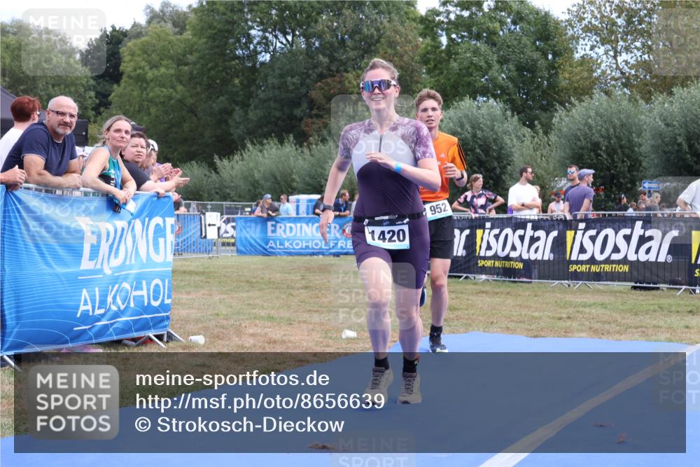 31.08.2025 - Elbe Triathlon Hamburg Strokosch-Dieckow http://msf.ph/oto/8656639 31.08.2025 12:06:59 Ziel 856, 952, 1420, 1532 meine-sportfotos.de