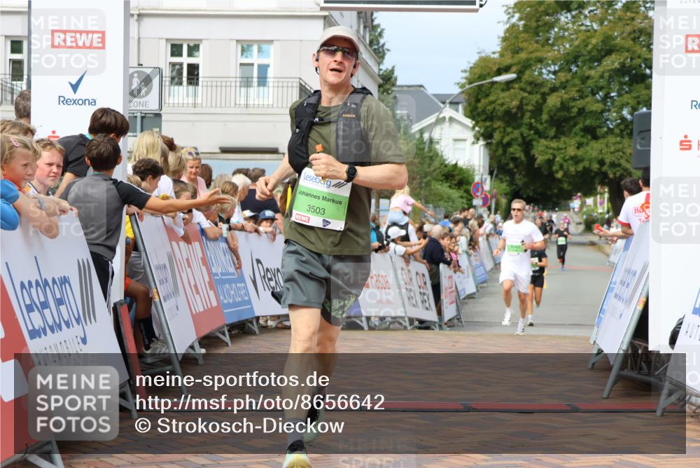 31.08.2025 - 21. Blankeneser Heldenlauf Strokosch-Dieckow http://msf.ph/oto/8656642 31.08.2025 10:57:24 Ziel 3499, 3503 meine-sportfotos.de