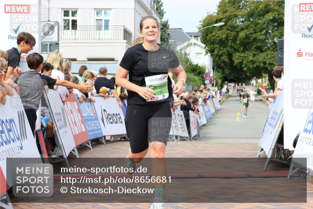 31.08.2025 - 21. Blankeneser Heldenlauf Strokosch-Dieckow http://msf.ph/oto/8656681 31.08.2025 10:57:13 Ziel 2167, 3502, 3194 meine-sportfotos.de