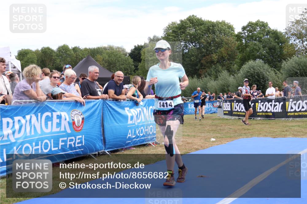 31.08.2025 - Elbe Triathlon Hamburg Strokosch-Dieckow http://msf.ph/oto/8656682 31.08.2025 12:07:47 Ziel 1341, 1414, 1567 meine-sportfotos.de