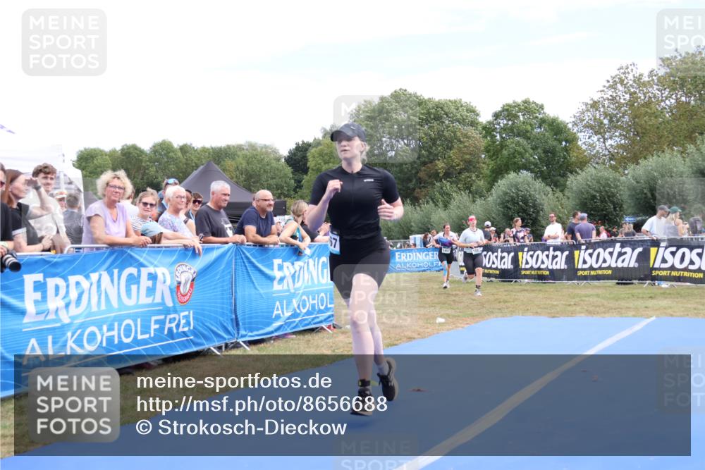 31.08.2025 - Elbe Triathlon Hamburg Strokosch-Dieckow http://msf.ph/oto/8656688 31.08.2025 12:07:56 Ziel 1341, 1457, 1552, 1567 meine-sportfotos.de