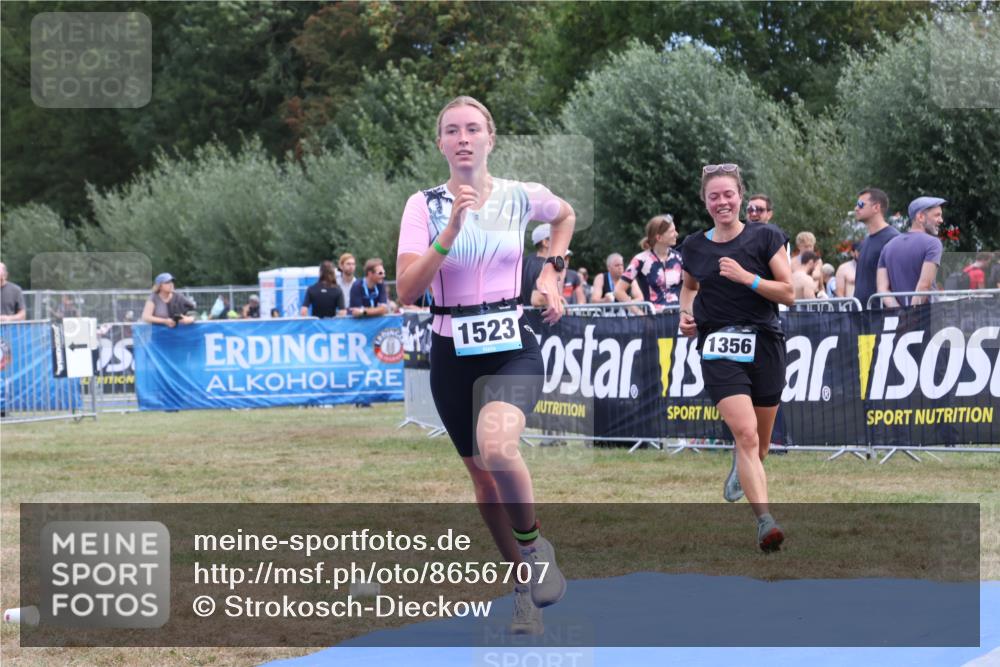 31.08.2025 - Elbe Triathlon Hamburg Strokosch-Dieckow http://msf.ph/oto/8656707 31.08.2025 12:08:06 Ziel 1356, 1457, 1523 meine-sportfotos.de